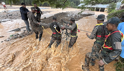 Rescuers search through mud and debris as deaths rise to 151 in landslides in southern India - News