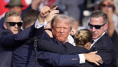 Opinion: A gift from gunshots: Donald Trump gets a picture-perfect campaign moment