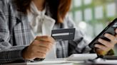 Average consumer carries $6,218 in credit card debt, as more borrowers are falling behind on their payments - CUInsight