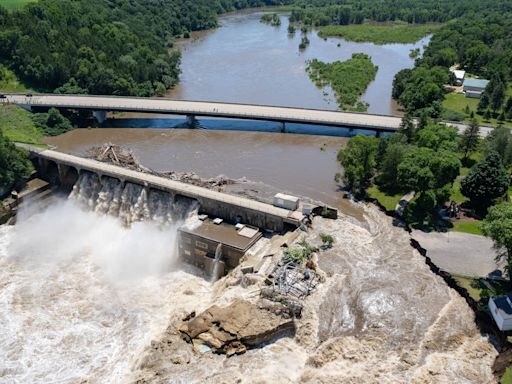 Minnesota flooding: Rapidan Dam still holding, state park closures