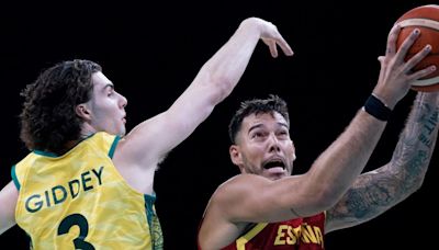 España empieza con dudas y con derrota contra Australia