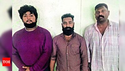 Trio arrested for kidnapping and robbing auditor of ₹10 lakh at knifepoint | Coimbatore News - Times of India