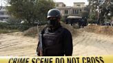 Suspected militants heading for Pakistani govt target blow themselves up