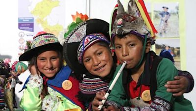 Más de un millón de niños y adolescentes del país estudian en sus lenguas originarias