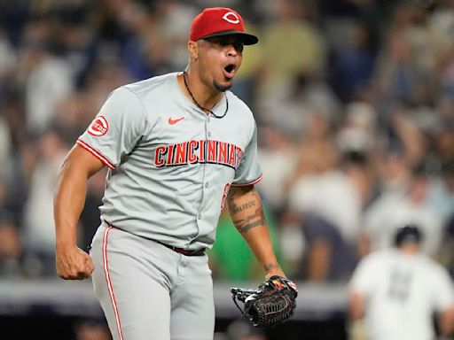 Judge grounds into pivotal double play as Reds hold off slumping Yankees 3-2 behind Abbott and 'pen