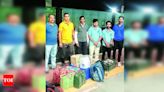 Vendors with fake IDs caught selling food on Duronto Express | Nagpur News - Times of India