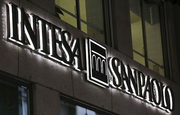 Intesa targets new digital-only clients after antitrust blow