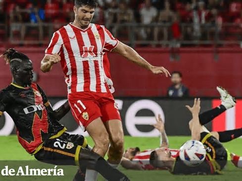 Las ausencias de Robertone y Viera facilitan la vuelta al once de Melero en Vallecas