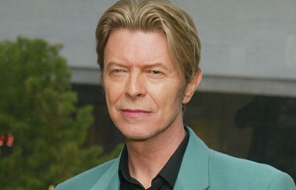 David Bowie ‘survived on milk’ while working on Iggy Pop album