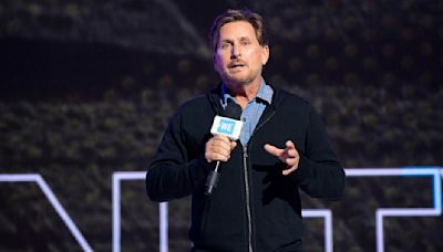 FLASHBACK: Leader of the Pack: Emilio Estevez fronts the 'Brat Pack'