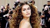 De Victoria Beckham a Kaia Gerber: los 15 'beauty looks' más impactantes de la historia de la Gala Met