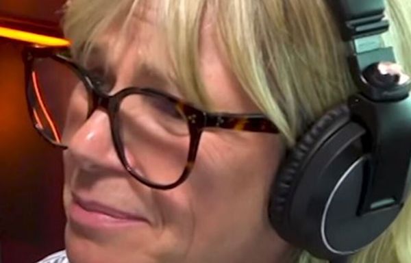 Zoe Ball fights back tears with emotional message on 1st show since mum's death