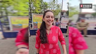 Shruti Marathe: Happy being called early birds for voting | Marathi Movie News - Times of India
