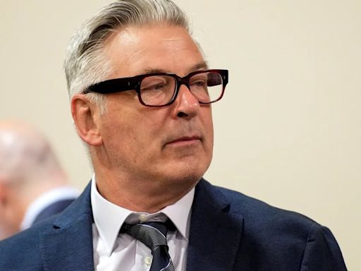 Juicio contra Alec Baldwin: hallaron municiones reales en dos cartucheras del actor durante el rodaje de “Rust”