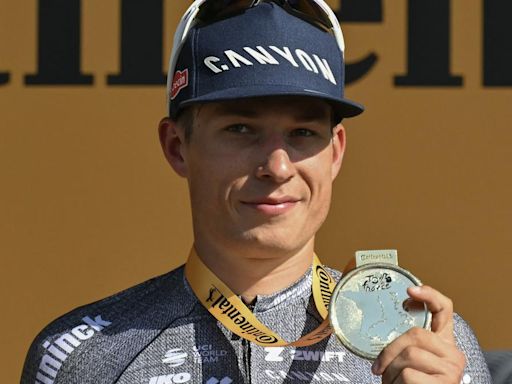 Tour de France 2024: Philipsen sprints to stage 16 win, Pogacar retains lead