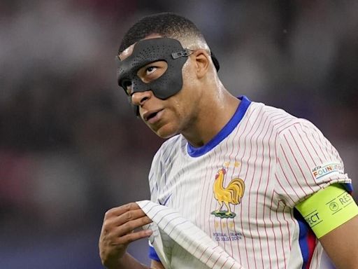 Kolo Muani has tried Mbappé’s protective mask and it was an eye-opener: ‘You really see nothing’
