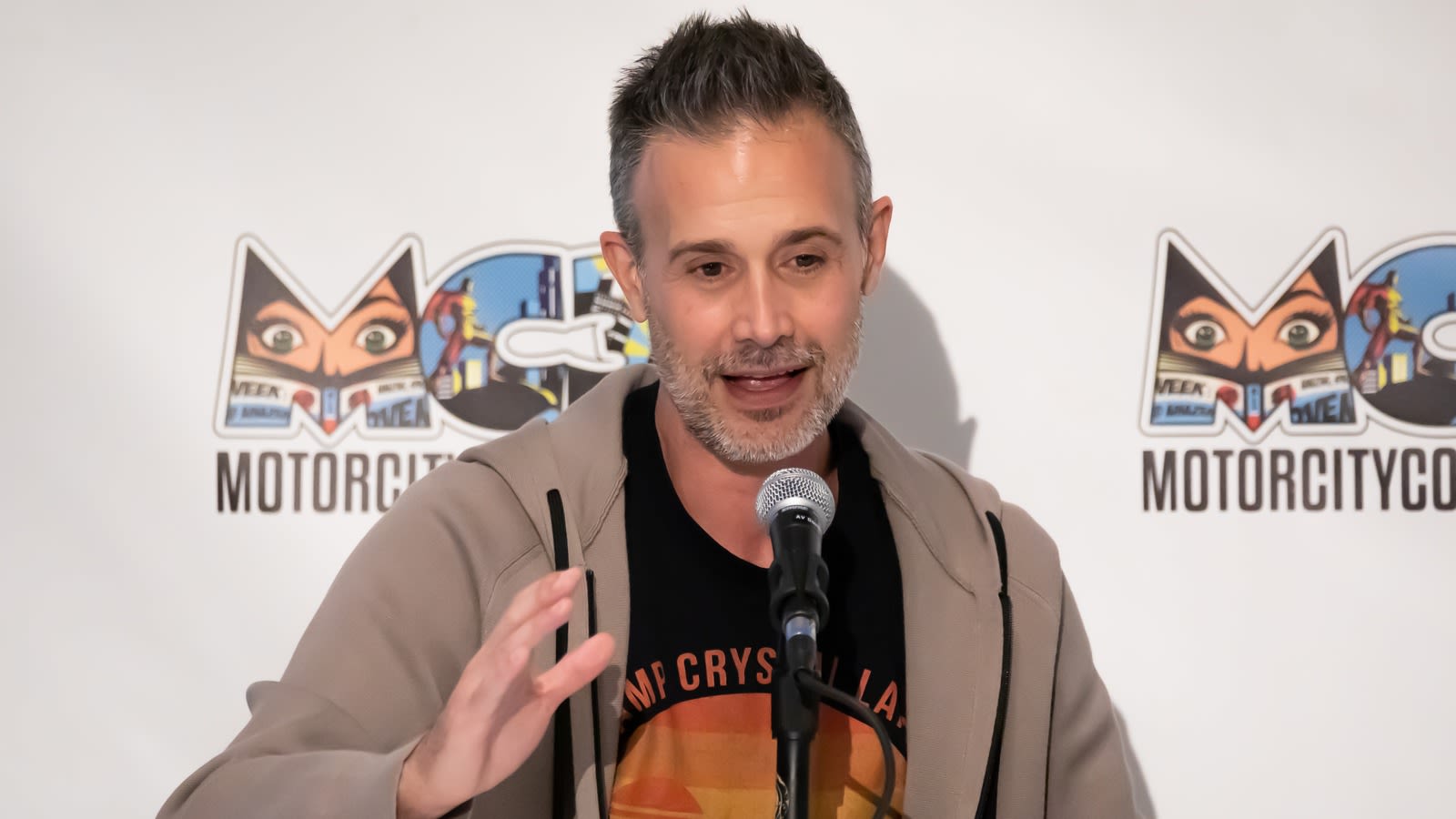 Freddie Prinze Jr: This AEW Star Comes Off As Someone You'd Want To Have A Beer With - Wrestling Inc.