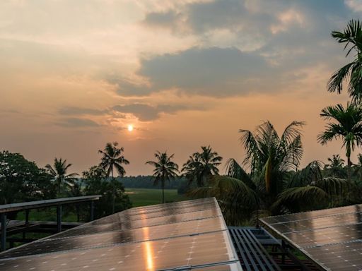 India’s Solar Energy Capacity Rises to 85 GW, But Rooftop Solar Yet to Gather Pace - News18