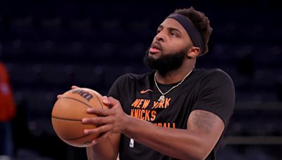 Knicks Send Center to Warriors in Trade Projection