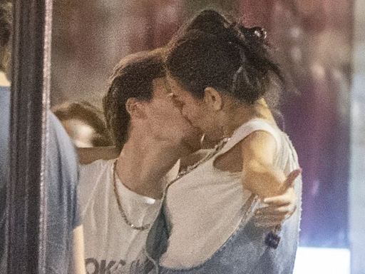 Cruz Beckham locks lips with girlfriend Jackie Apostel in the street