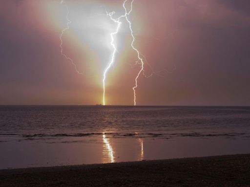 UK weather: New thunderstorm warning from Met Office after 35,000 lightning strikes overnight