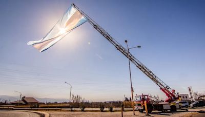 Día de la Independencia: Luján exhibió una de las banderas más grandes de Mendoza | Sociedad