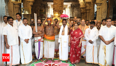 Koil Alwar Tirumanjanam held as a prelude to Anivara Asthanam at Tirumala | Vijayawada News - Times of India