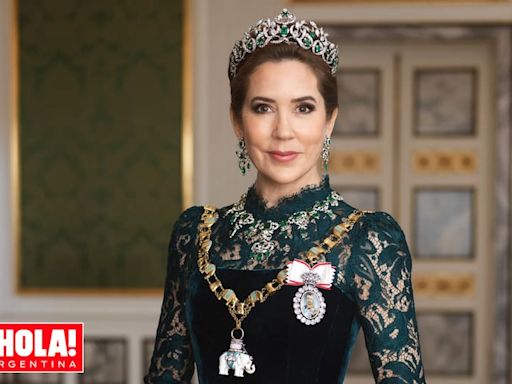 Joyas fabulosas. La historia y los detalles del conjunto de esmeraldas que usó Mary de Dinamarca en su primer posado como Reina