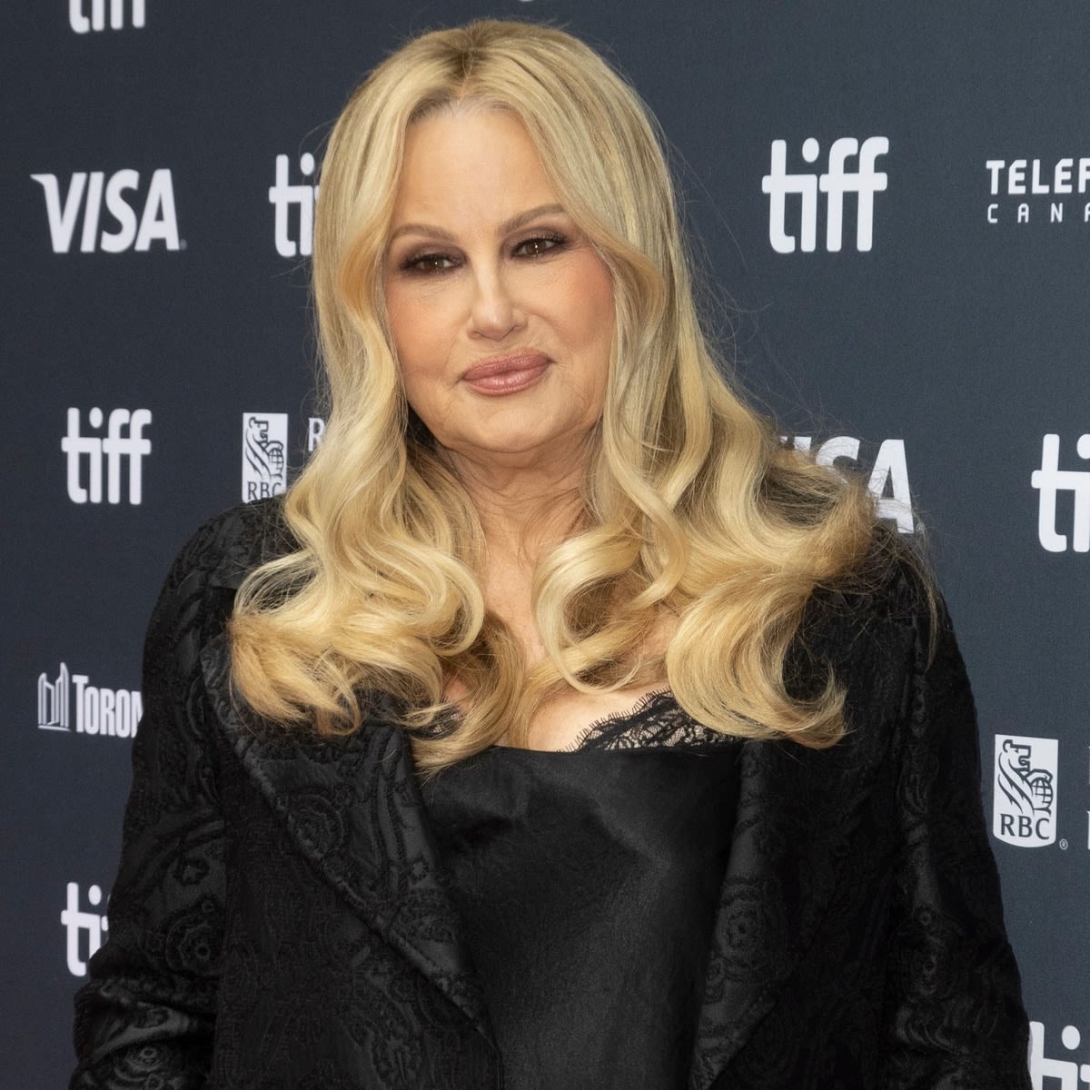 Jennifer Coolidge Shares How She Honestly Embraces Aging