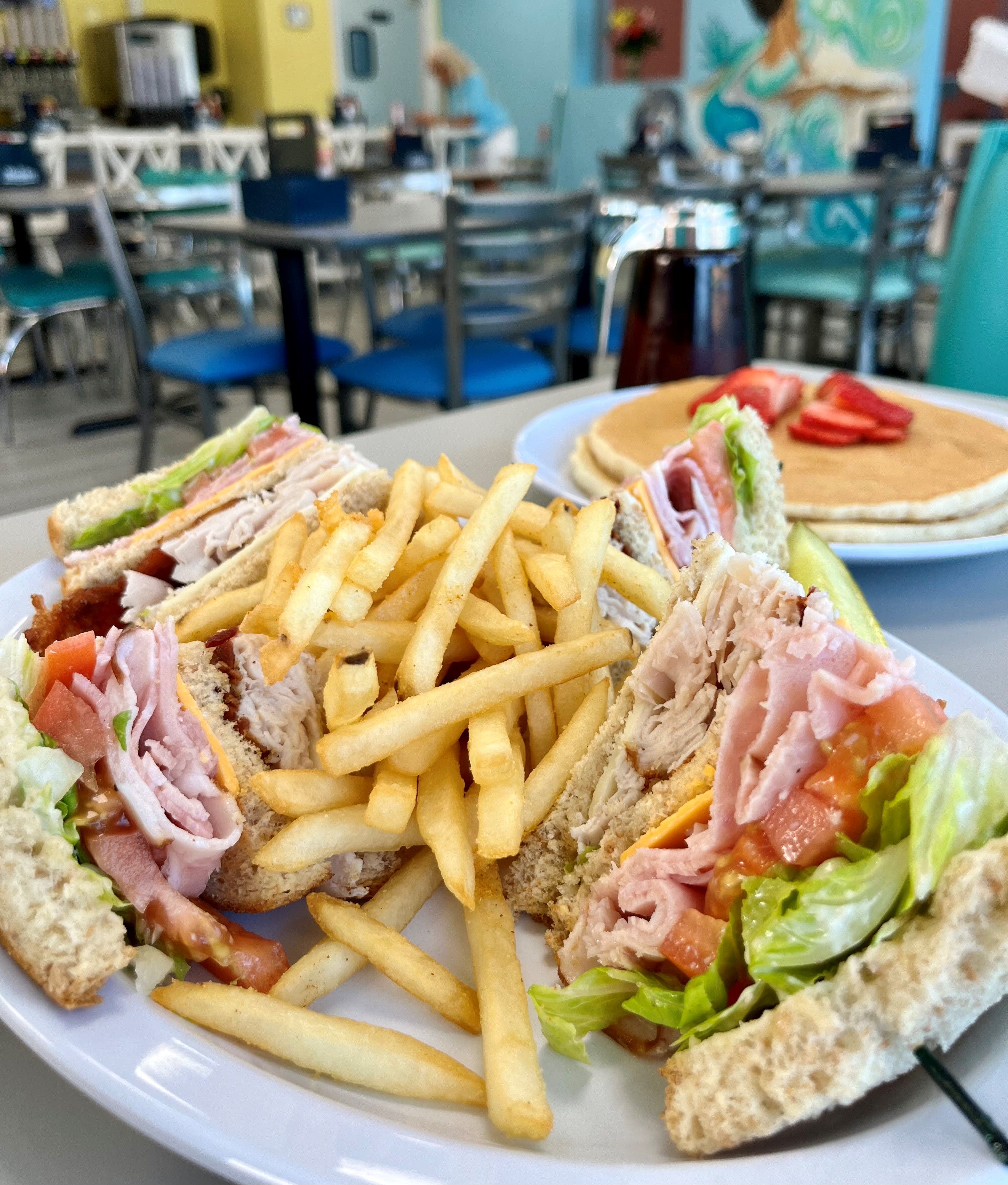 Longtime Fort Myers Beach breakfast, lunch spot reopens for first time since Hurricane Ian