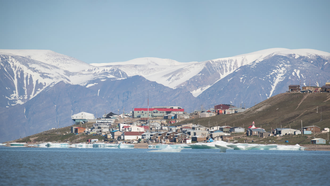 Why does TB have such a hold on the Inuit communities of the Canadian Arctic?