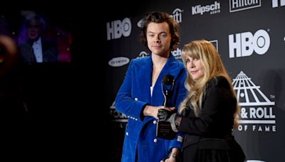 Stevie Nicks Welcomes Harry Styles During Huge London Show - SPIN