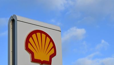 Shell logs sliding profits as revenues sink