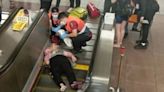台北八旬翁扶手電梯跌倒 4香港旅客遭撞滾落地面 母女受傷流血