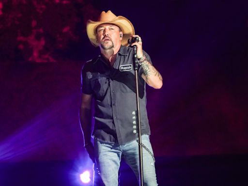 Jason Aldean Fan Taken Down by Cops After Rushing Concert Stage