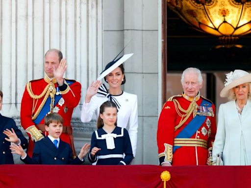 Dos años después de la muerte de Isabel II, la familia real intenta recuperarse de otro 'annus horribilis'