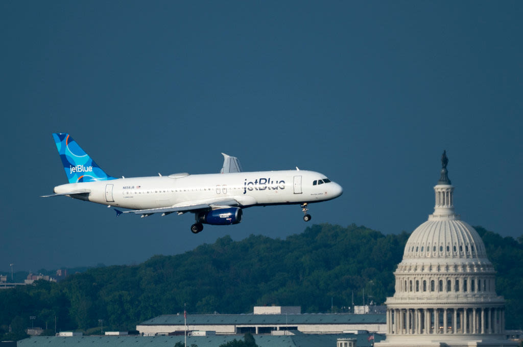 Why 2 airlines are fighting a proposed direct flight from San Antonio to D.C.