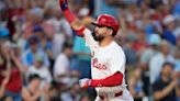 Schwarber ignites Phils' offense with 2 HRs