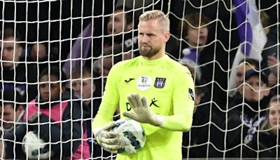 Title winning hero Kasper Schmeichel 'an option' for Leicester City's Premier League rival