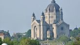 Canadian wildfire smoke chokes upper Midwest for second straight year