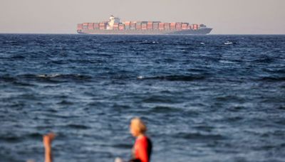 Las tensiones en el mar Rojo reducen el tráfico marítimo en el 2T entre un 15% y un 20%, dice Maersk