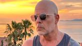 La increíble vida del doble de Bruce Willis: de renegar de su parecido a viajar por el mundo representando al actor