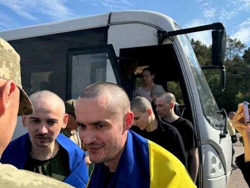 Guerre en Ukraine : un rare échange de prisonniers russes et ukrainiens a eu lieu, ce que l’on sait