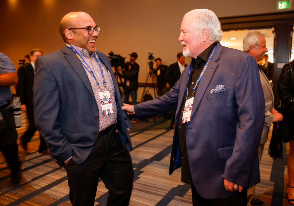 Giants ex-GM Brian Sabean, others relish Bay Area Sports Hall of Fame induction