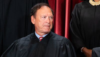 Samuel Alito Brings the Culture War to His Own Front Yard