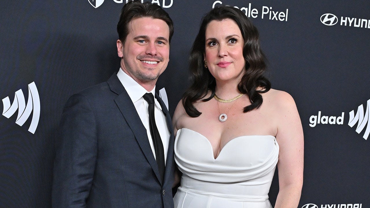 Melanie Lynskey Talks Husband Jason Ritter's 'Confusing' Proposal, Says She Didn't Know She Was Engaged