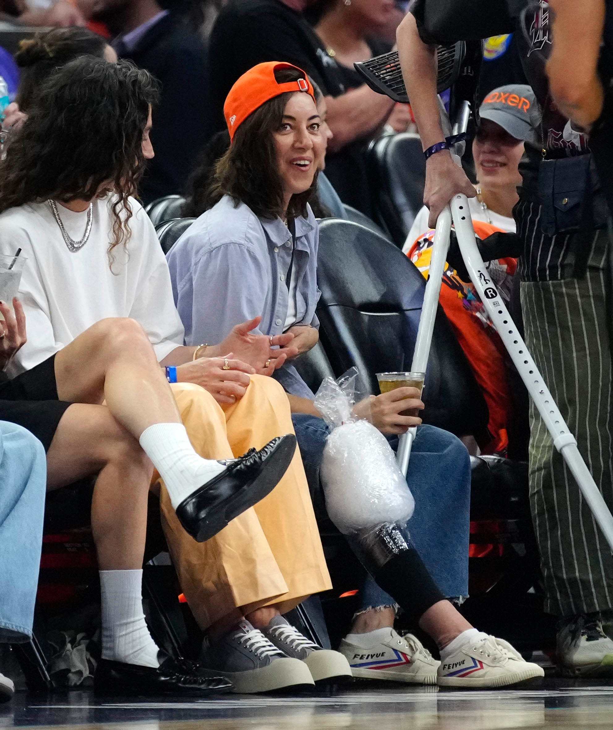 Aubrey Plaza on crutches at WNBA All-Star game. What happened?