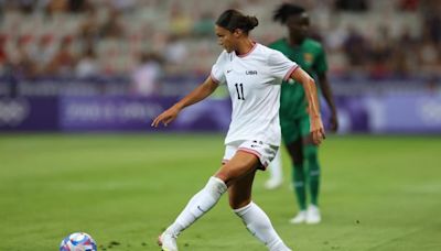 Sophia Smith injury update: USWNT star exits matchup with Zambia with apparent leg injury | Sporting News