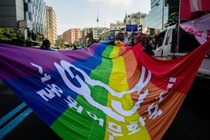 Tens of thousands of South Koreans celebrate Pride despite backlash | FOX 28 Spokane