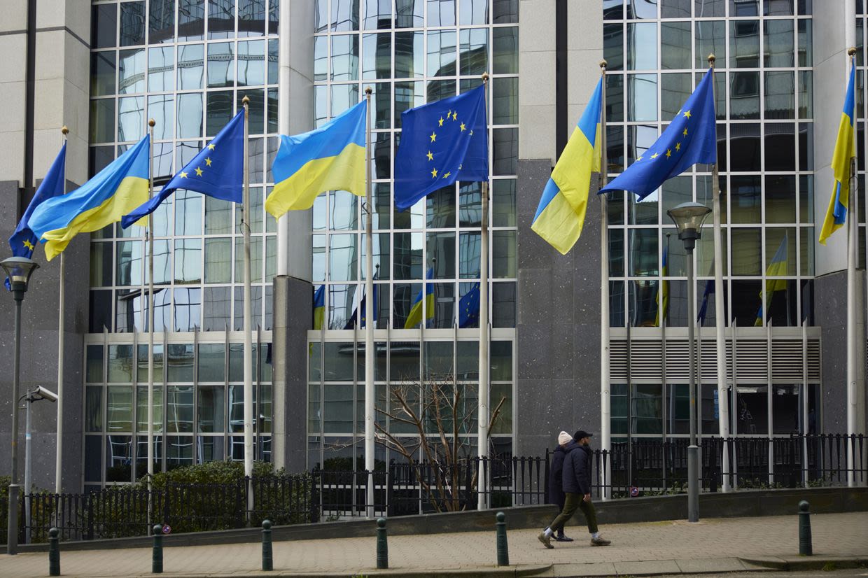 Zelensky: Ukraine expects EU accession negotiations to begin in June